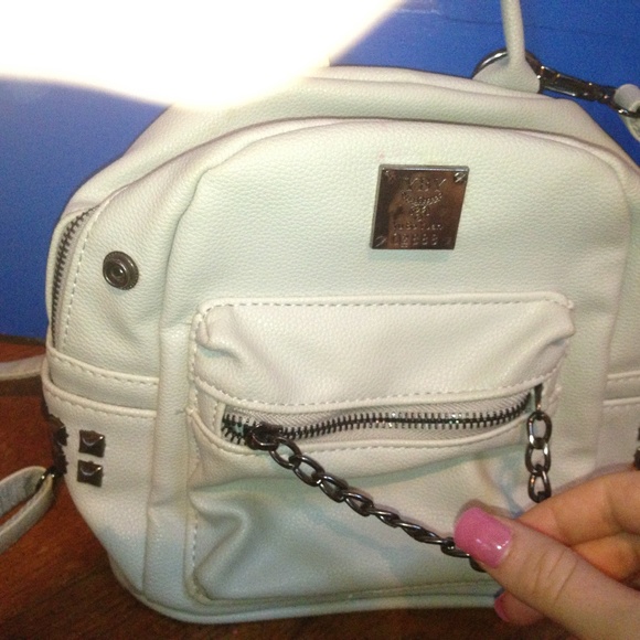 YBY white mini backpack💖 - Picture 2 of 4